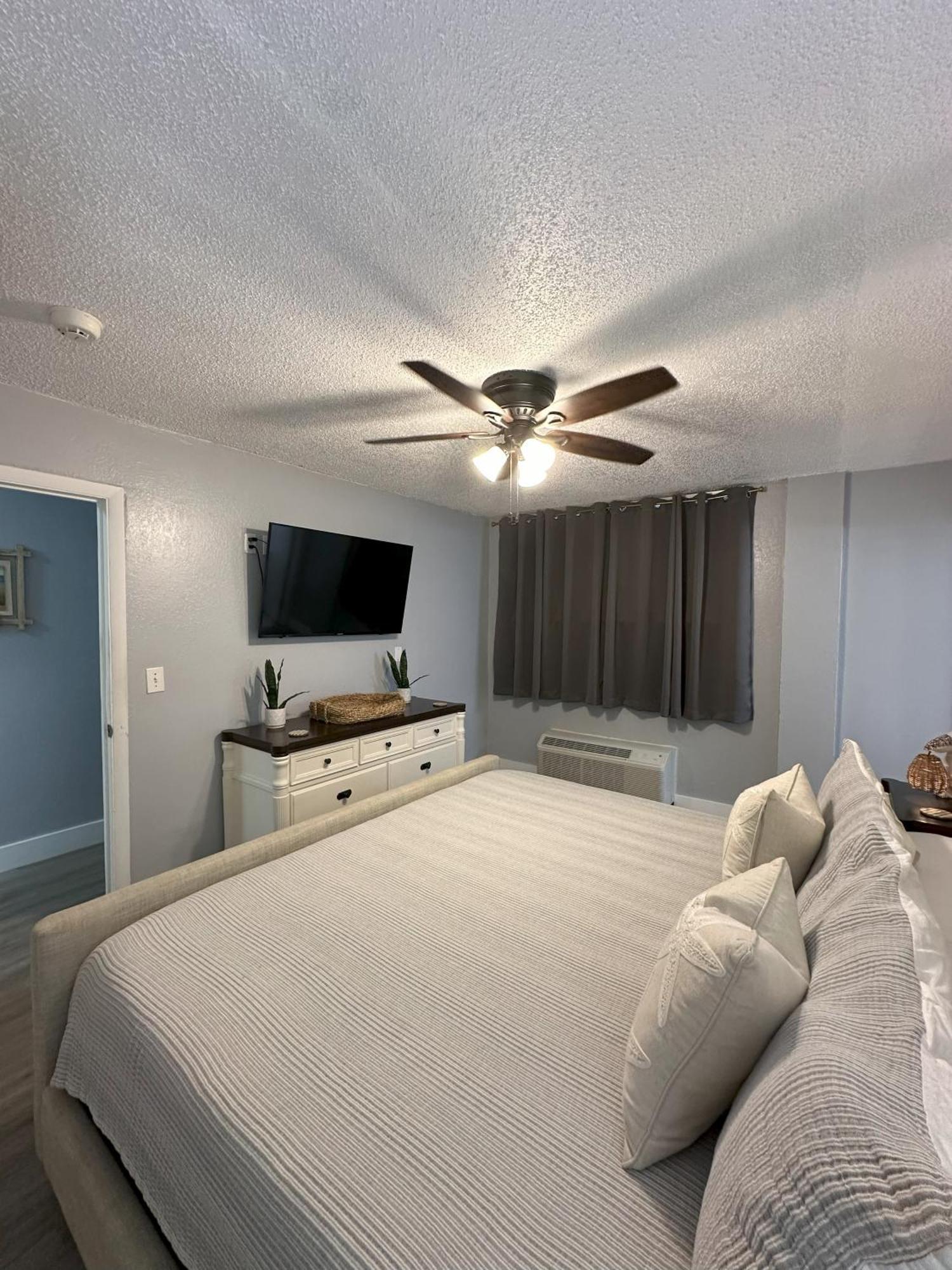 Seabliss, Oceanfront 1St Floor Cozy Condo Daytona Beach Room photo